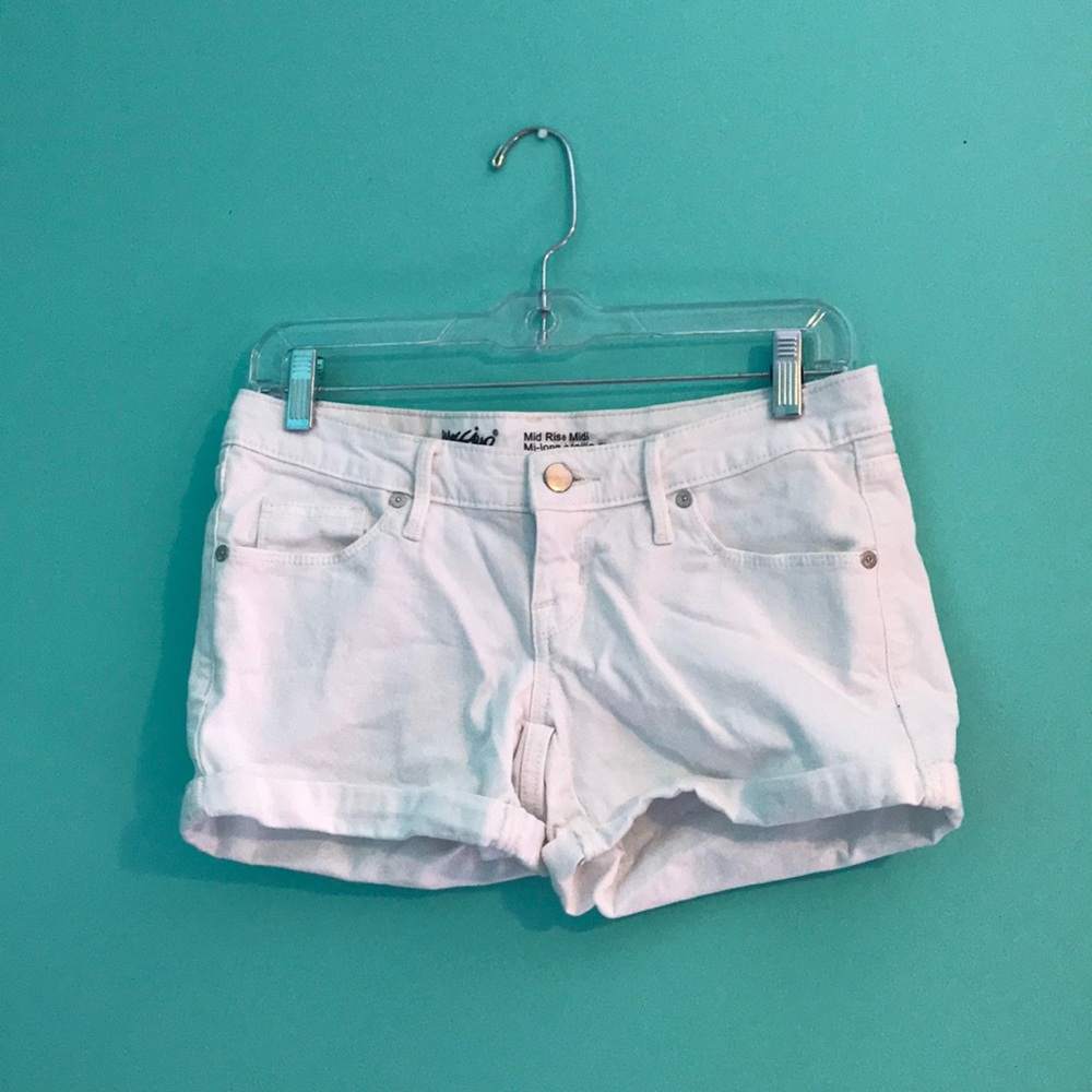 White, mid rise, Jean shorts